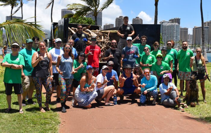PADI, Aqualung, and Nudi Wear volunteers at Earth Day at Magic Island cleanup