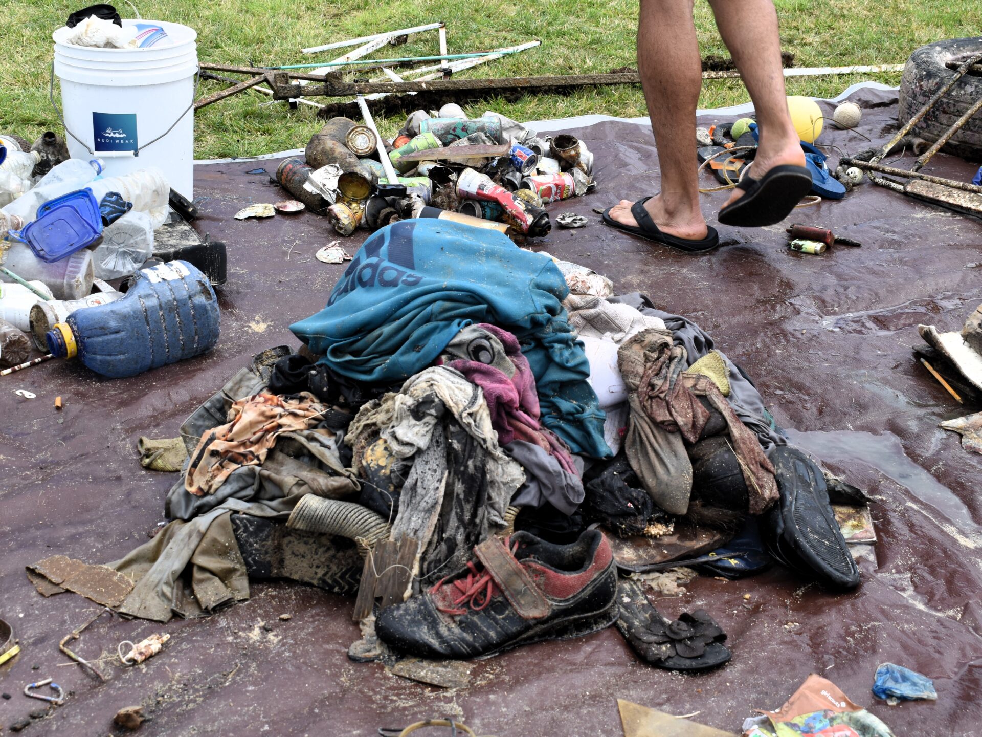 Clothing removed from Magic Island while diving
