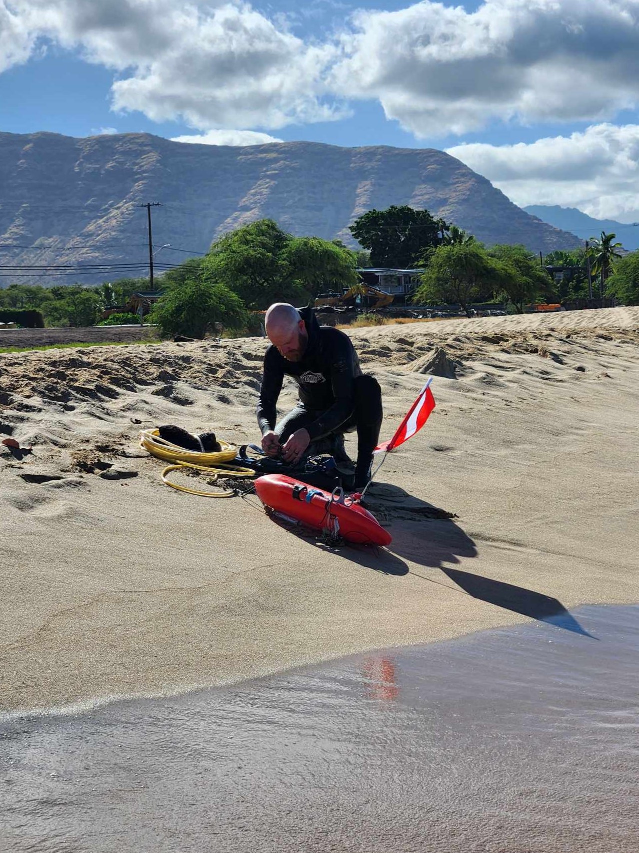 Freediver gearing up at Makaha