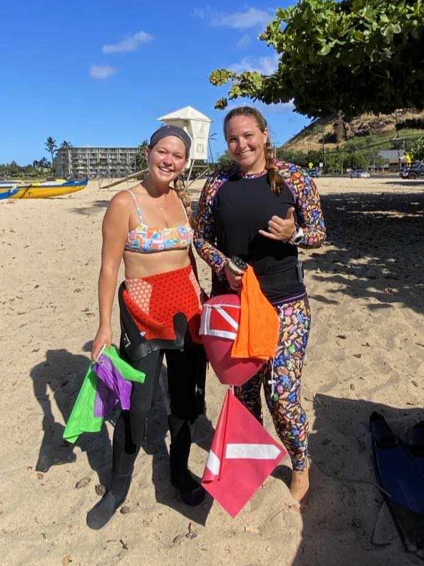 Nudi Wear volunteers at Makaha dive site