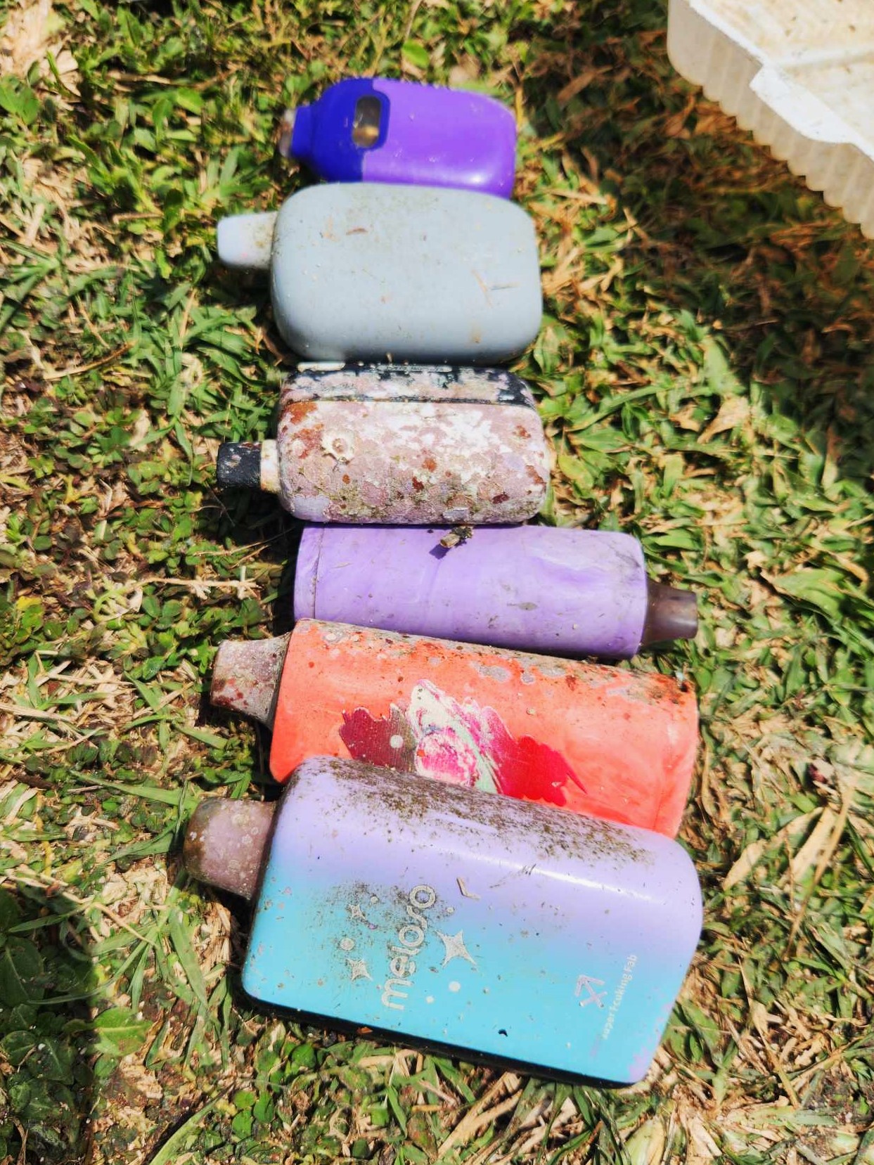 Vape pens found during the ocean cleanup