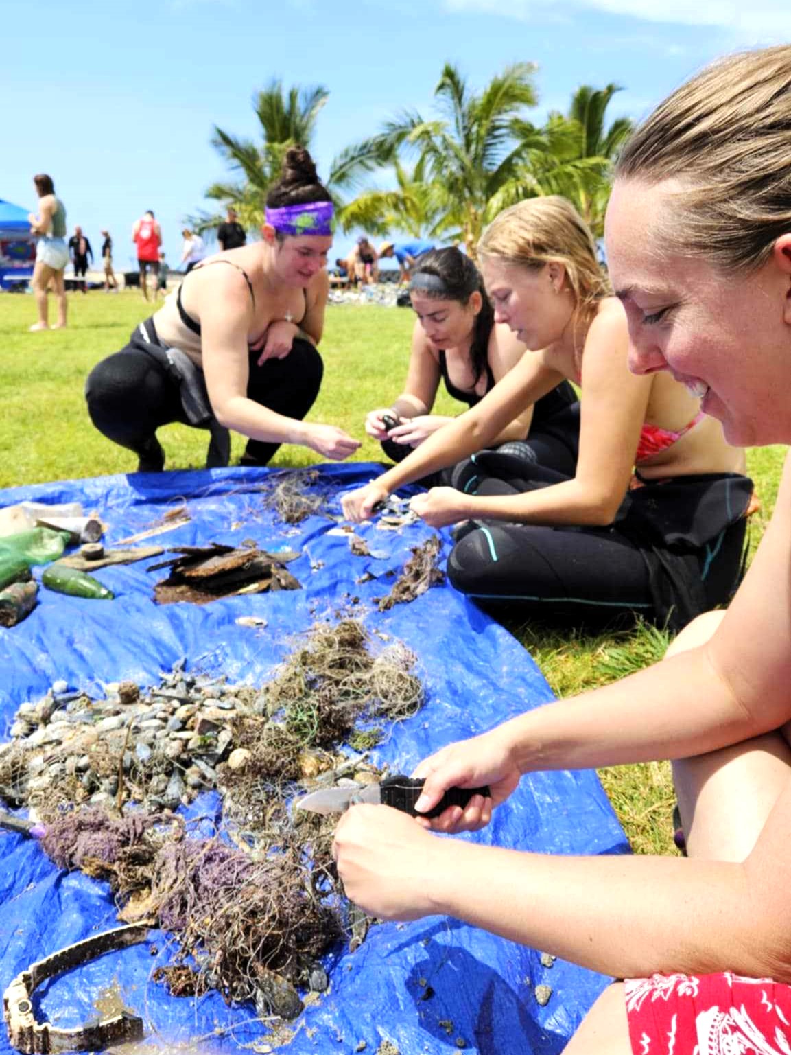 Volunteers sorting the debris to be logged with Padi Aware