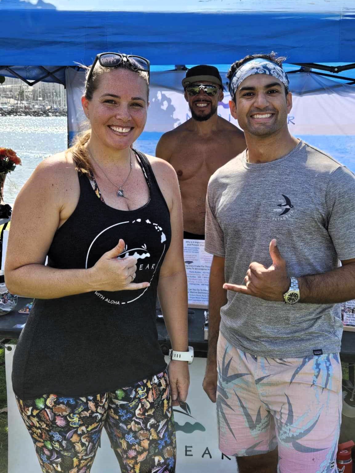 volunteers at ocean cleanup in Honolulu